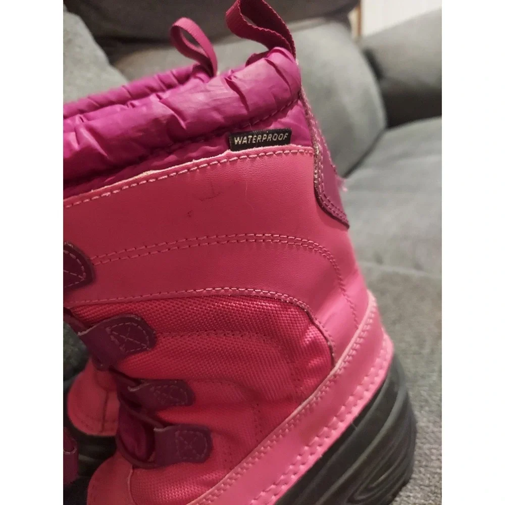 The North Face Youth Alpenglow IV Bungee Lace Waterproof Boots Size 2 Snow